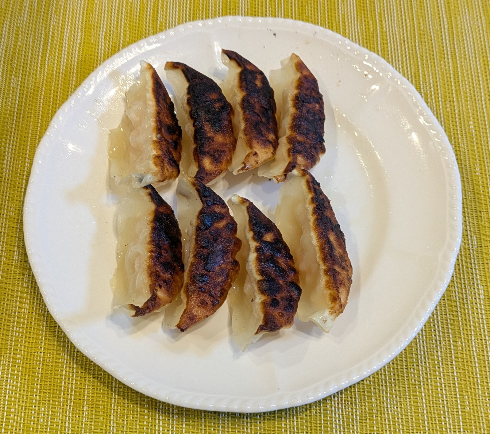 ちょっと焼きすぎましたが・・・餃子計画さんの海老餃子焼きあがり写真